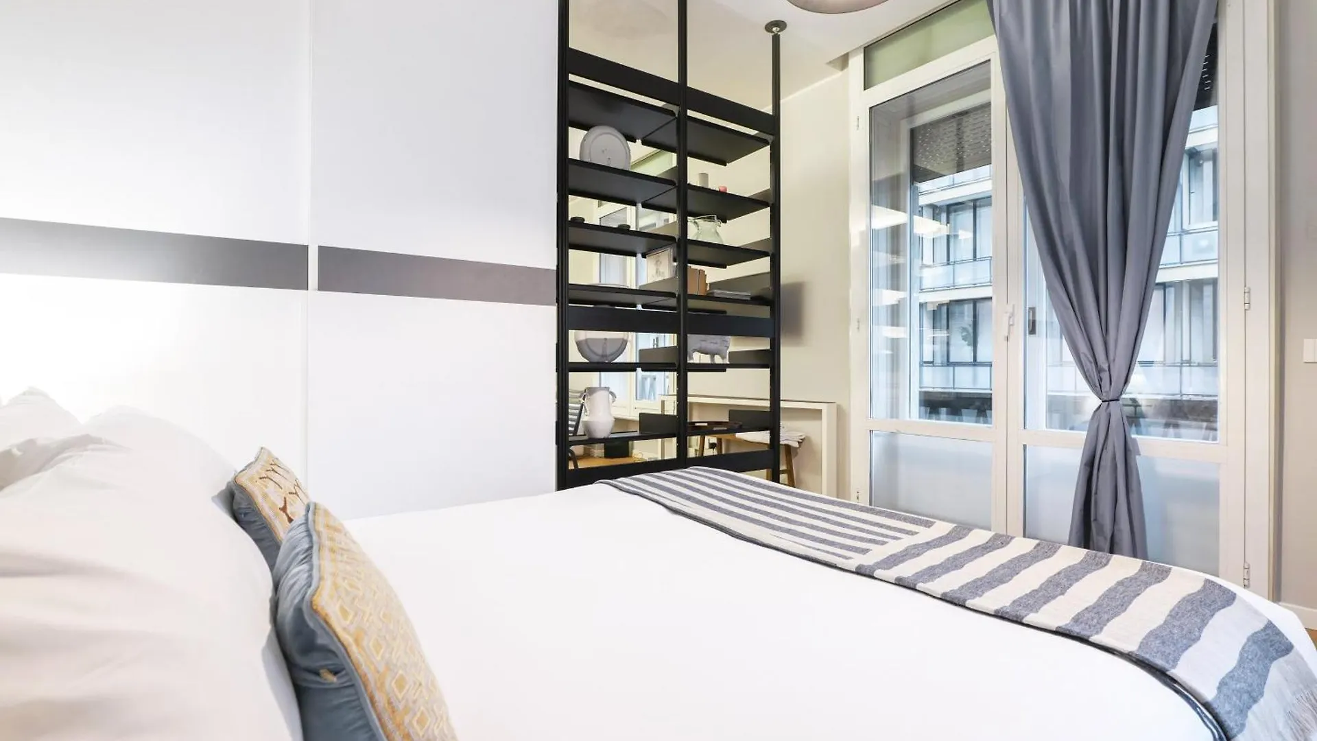 Contempora Apartments - Visconti Di Modrone Milan 0*,