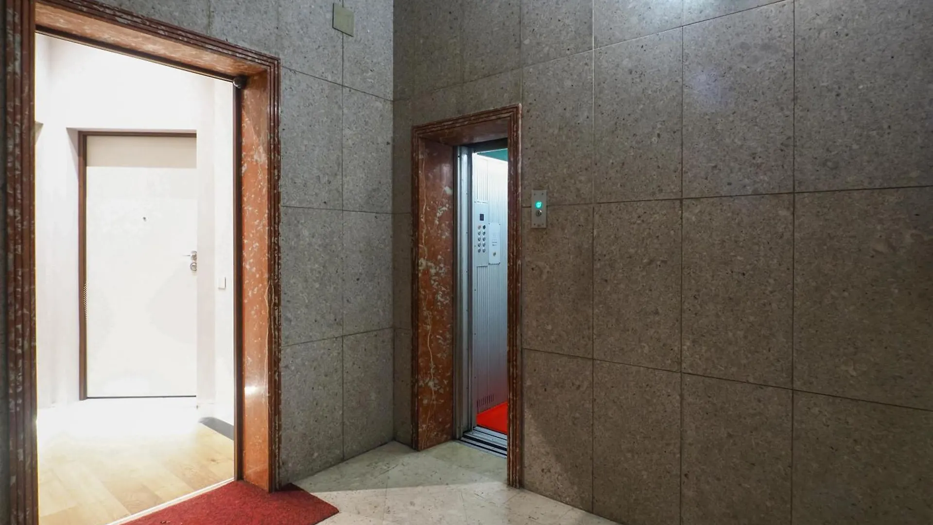 Contempora Apartments - Visconti Di Modrone Milan 0*,  Italy